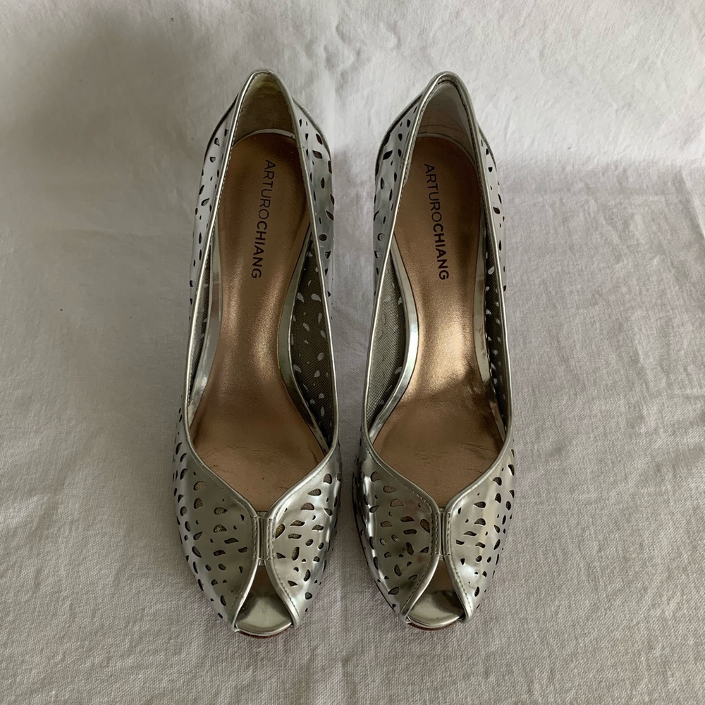 Arturo Chiang peep-toe pumps